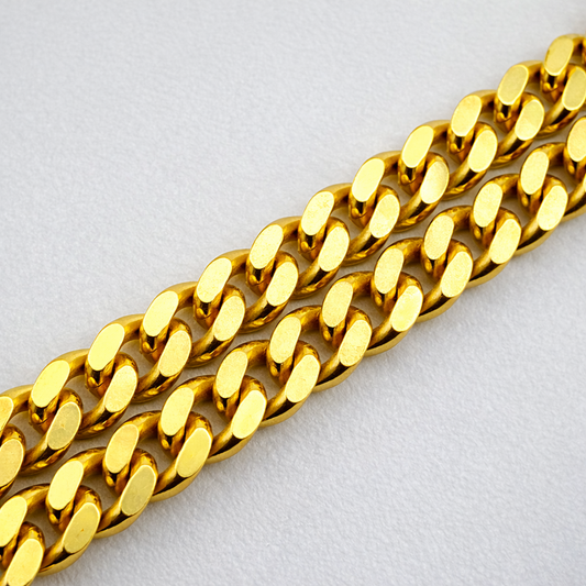 9ct Gold Curb Chain, 18in L, 3.5mm W, Italian Assay Marks, 14.3g