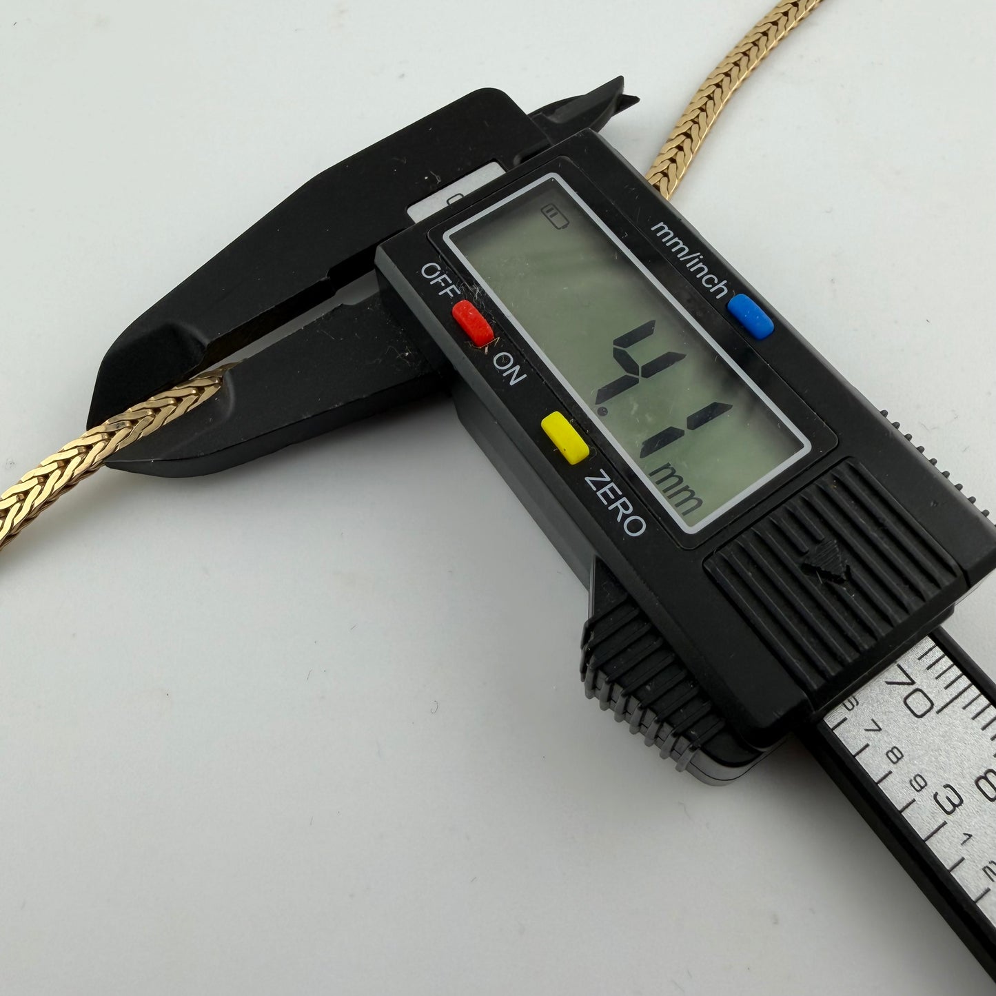 9ct Yellow Gold Ladies/Girl Herringbone Link Choker Necklace, 4mm W, 14.5in L, 14.8g Stamped 9ct