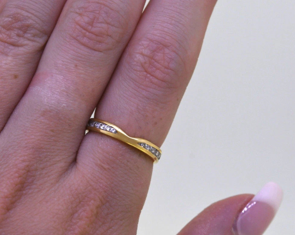 18ct Gold Diamond Set Band 0.2ct Approx, Size M1/2, Hallmarked 3.1g