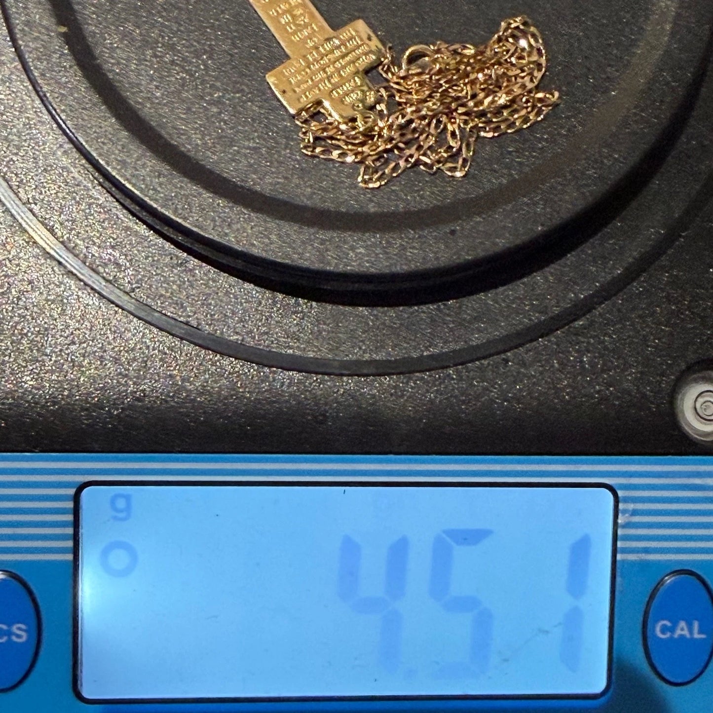 9ct Gold Cross Pendant on 2mm W 20 in Curb Chain, Hallmarked 4.5g