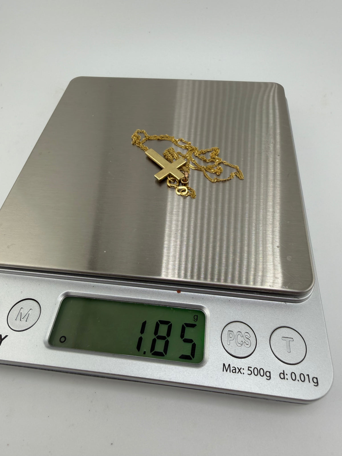 9ct Yellow Gold Cross Pendant & 16in Chain Hallmarked 2.18g