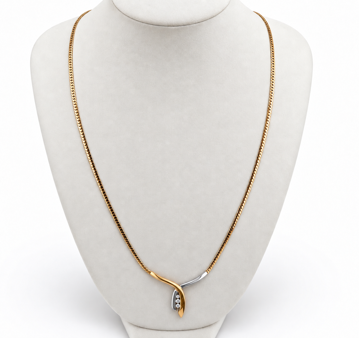 9ct Gold Natural Diamond 2 Tone Crossover Necklace 5.48g UK Hallmarks