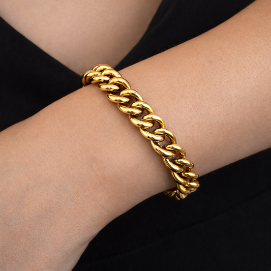 9ct Curb Bracelet, Heavy, Hallmarked, 7in L, 12mm W, 65g Heart Padlock Clasp