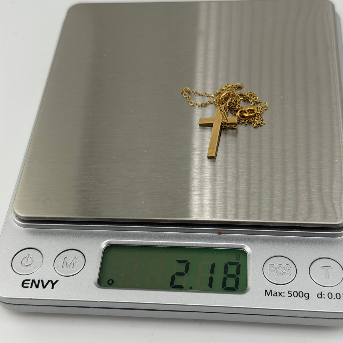 9ct Yellow Gold Cross Pendant & 16in Chain Hallmarked 2.18g