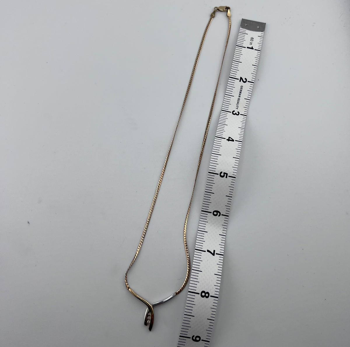 9ct Gold Natural Diamond 2 Tone Crossover Necklace 5.48g UK Hallmarks