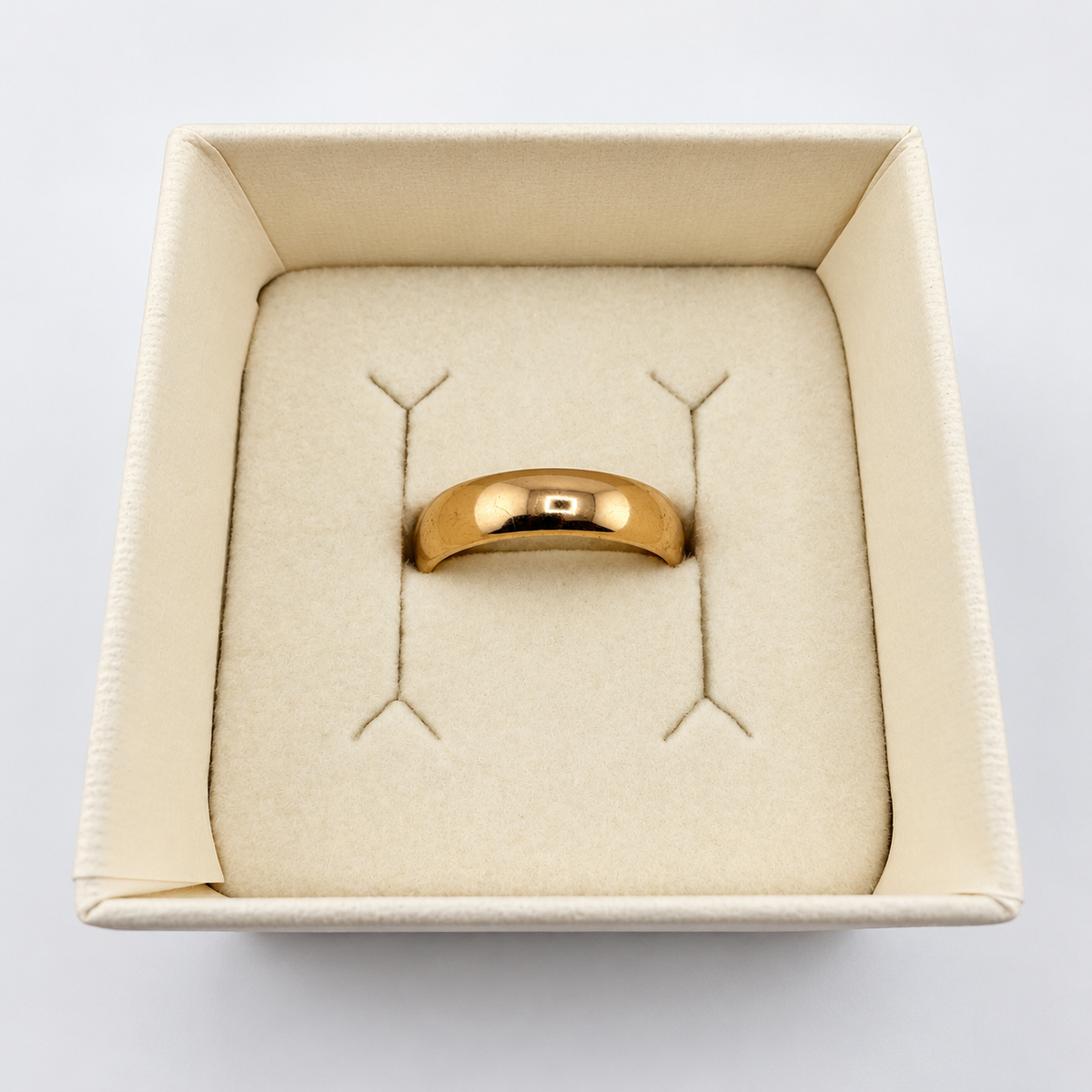 22ct Gold Wedding Band Ring 4.5mm 3.85g Size N Hallmarked