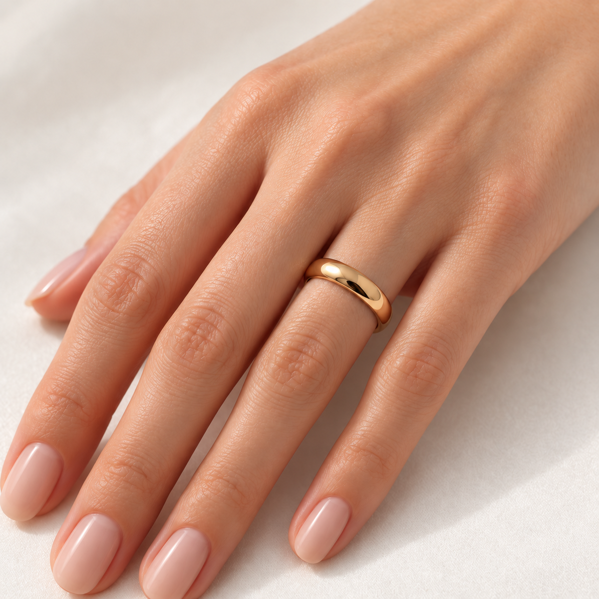 22ct Gold Wedding Band Ring 4.5mm 3.85g Size N Hallmarked