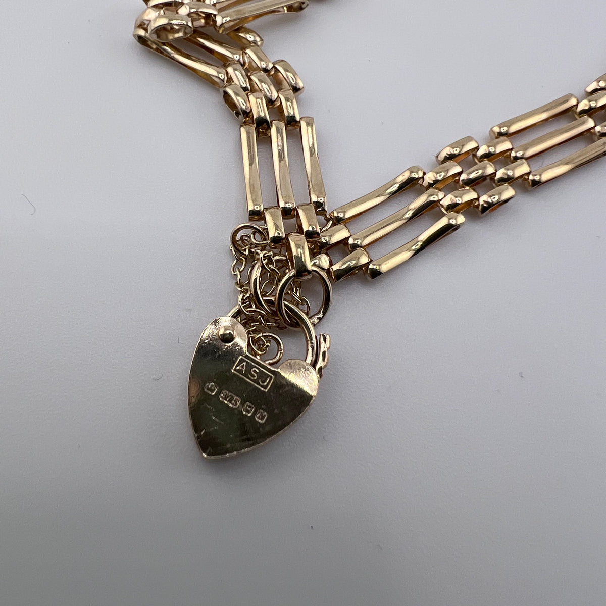 9ct Yellow Gold Three Row Bar Bracelet Heart, 7in L, 6.60g Hallmarked