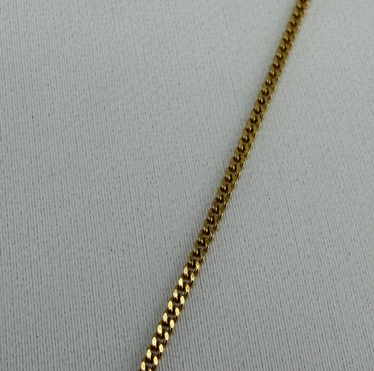 18ct Yellow Gold Teddy Bear Charm Curb Chain, 5.9g, 18in L, Hallmarks