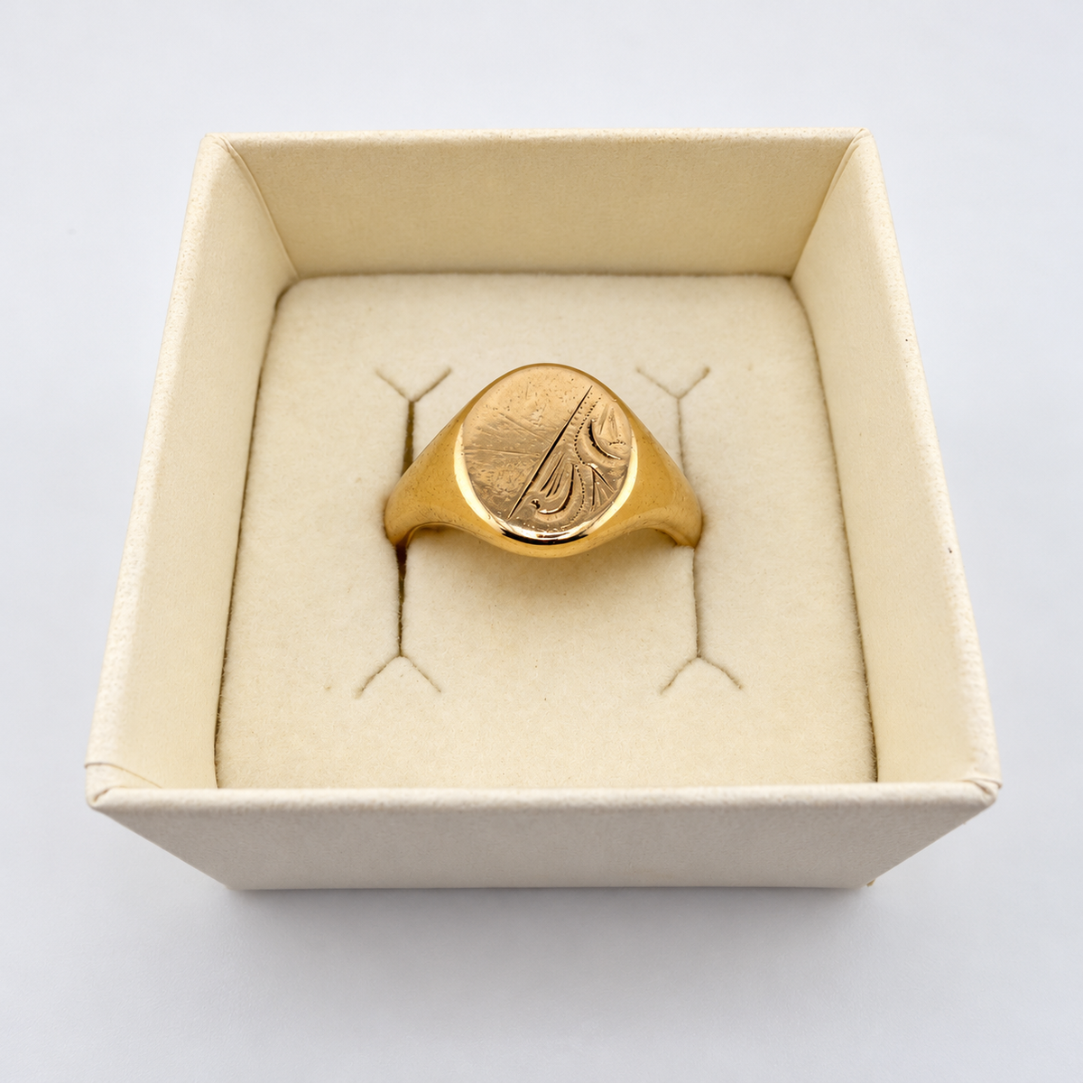 Men’s 9Ct Gold Yellow Gold Oval Signet Ring 8.20g Size T, Hallmarked