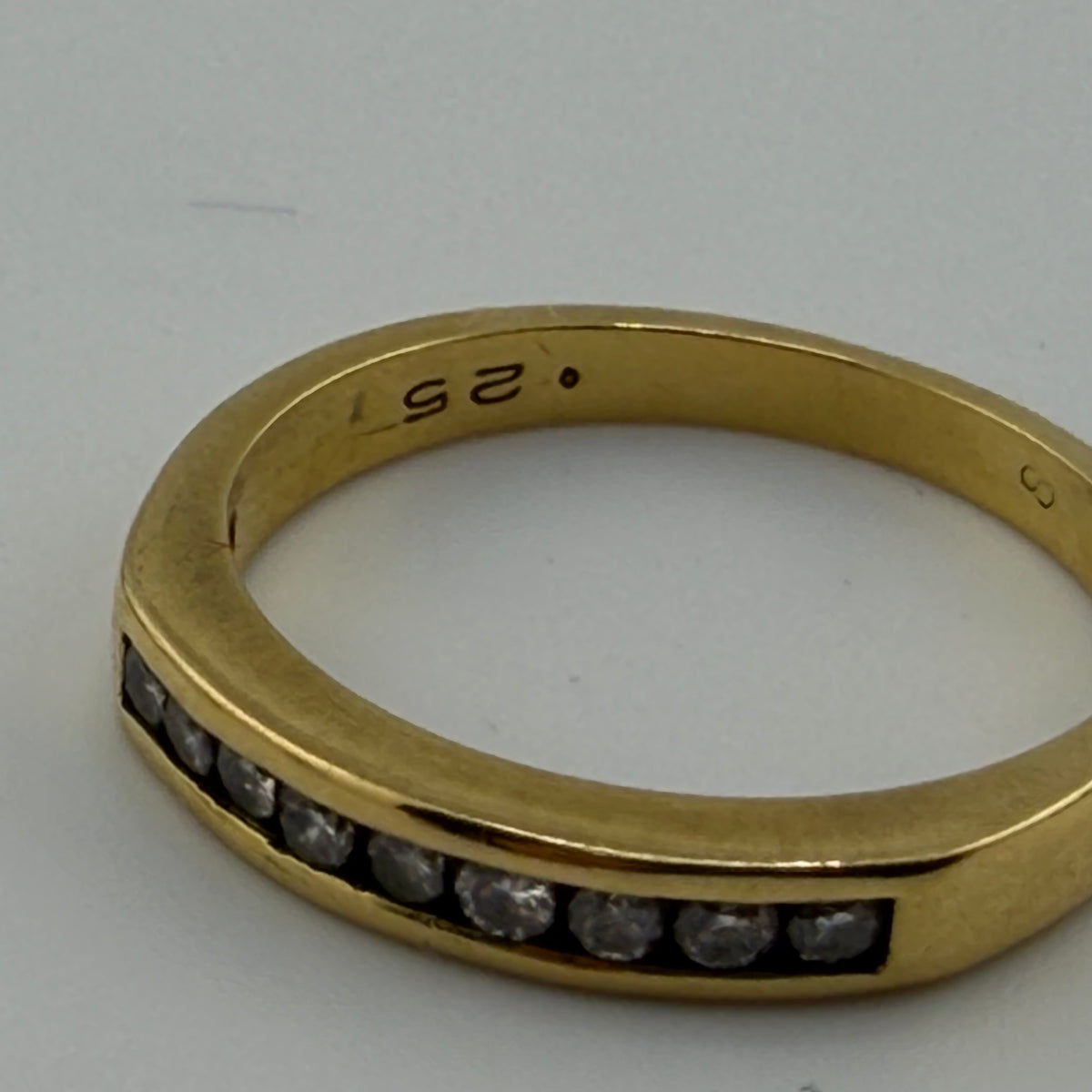 18ct Gold Natural Diamond 1/2 Eternity Ring 0.25ct Size O 1/2, 3.47g,
