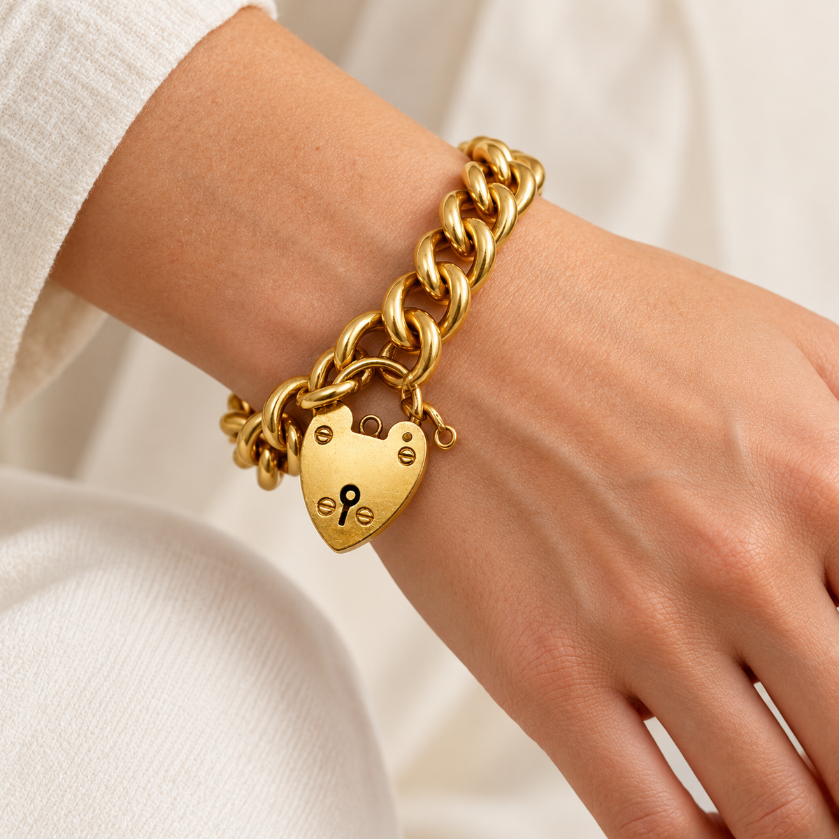 9ct Gold Solid Curb Link Braclet, 7in L, 10mm W, Hallmarked 56.3g