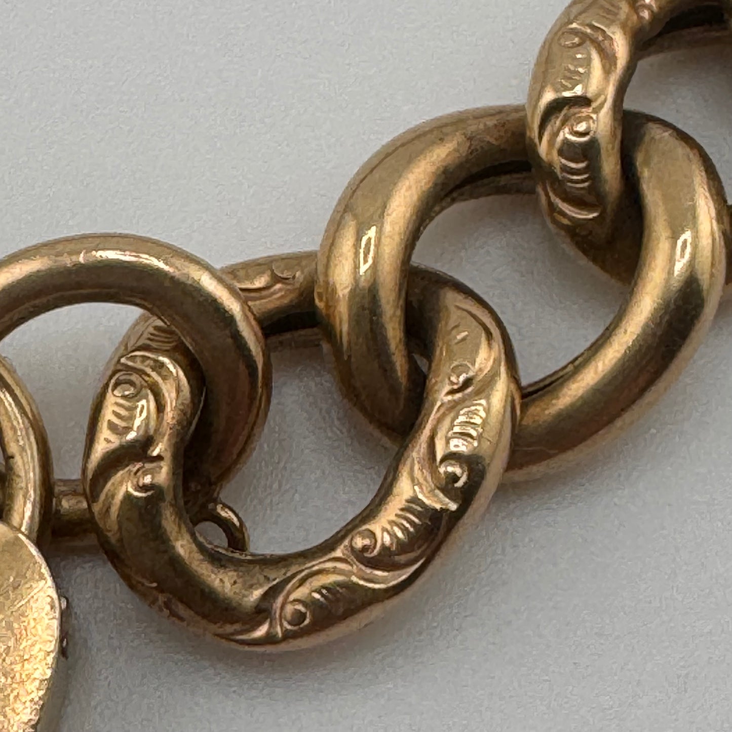 9ct Gold Vintage Curb Braclet, 11mm Wide, 7.5in Long, 21.63g Hallmarked