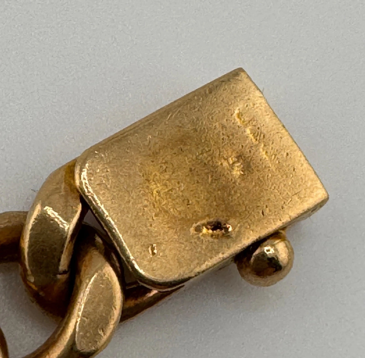 9ct Gold Curb Link Bracelet, 8.7mm Long, 8in Long, Hallmarked 42.1g