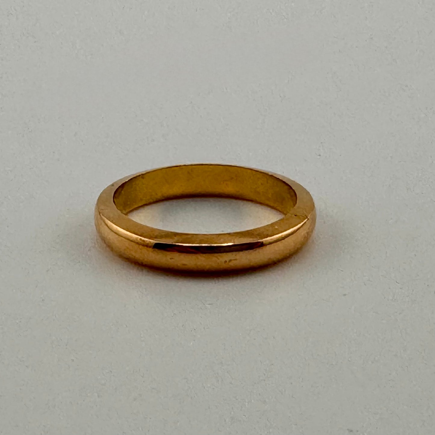 22ct Gold Wedding Band, Size O Hallmarked 5.8g, 3.7mm Wide