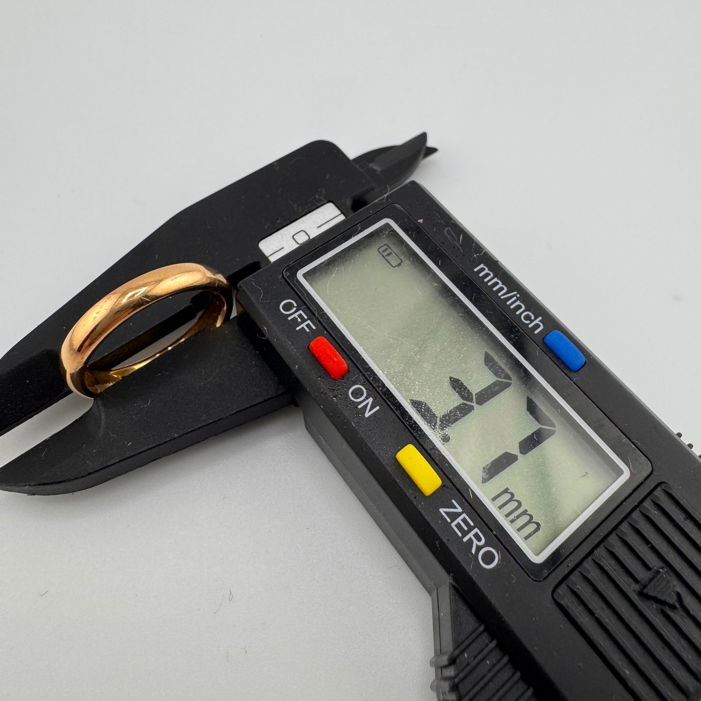 22ct Gold Wedding Band, Size O Hallmarked 5.8g, 3.7mm Wide