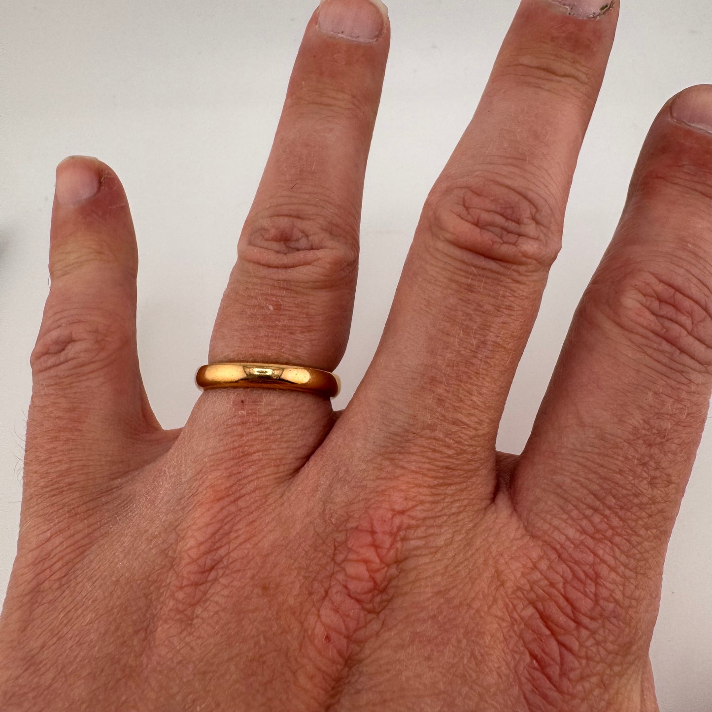 22ct Gold Wedding Band, Size O Hallmarked 5.8g, 3.7mm Wide