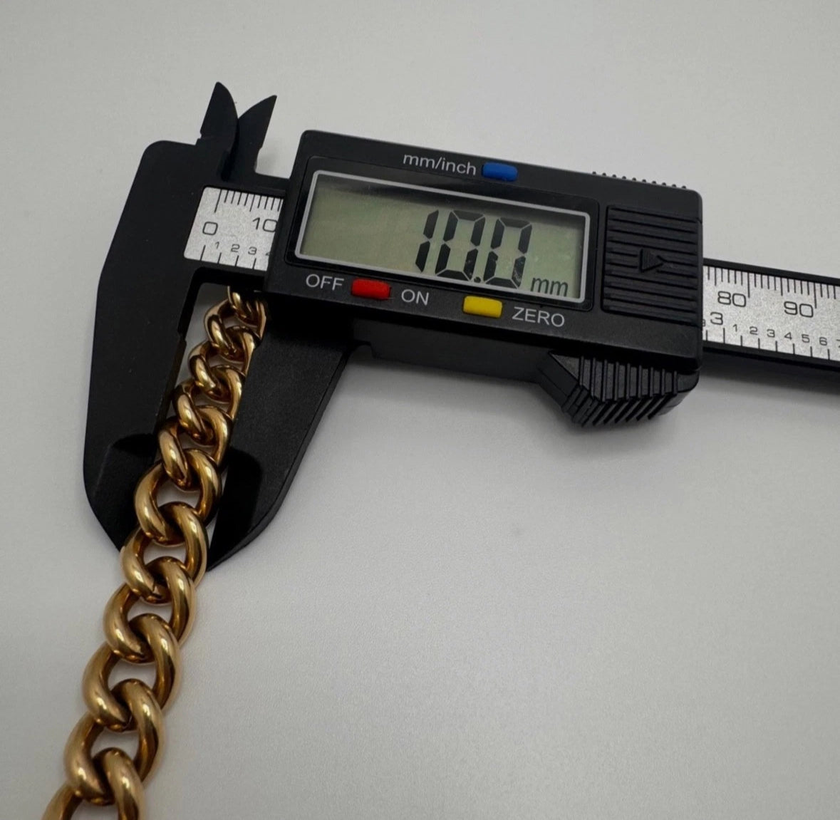 9ct Gold Solid Curb Link Braclet, 7in L, 10mm W, Hallmarked 56.3g