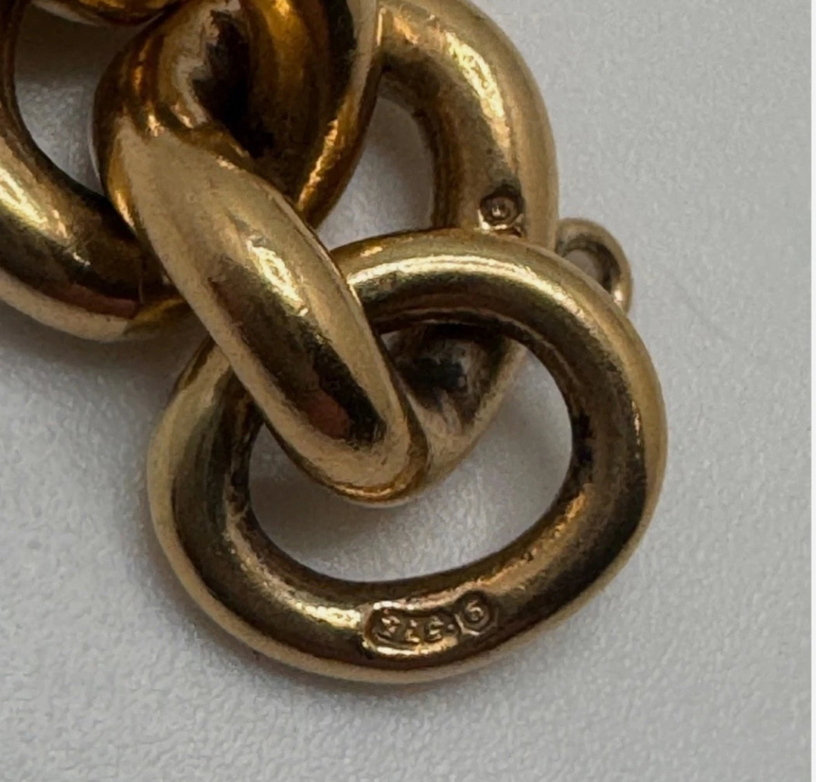 9ct Gold Solid Curb Link Braclet, 7in L, 10mm W, Hallmarked 56.3g