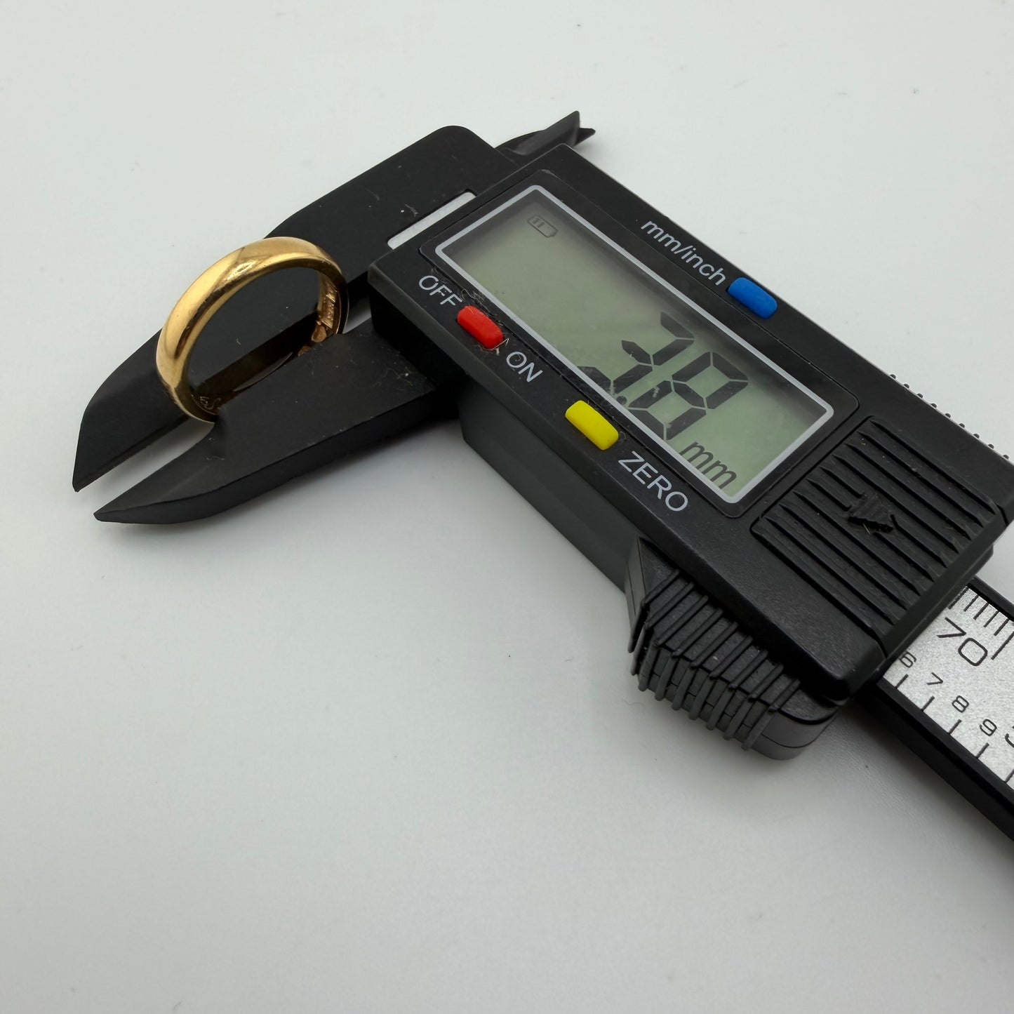 22ct Gold Wedding Band, Size O1/2, 3.7mm W, 5.2g Hallmarked