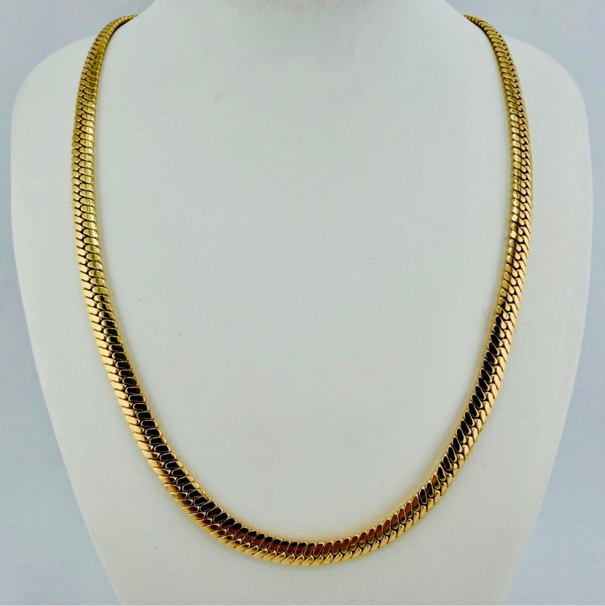 9ct Gold Cuban Link Chain, 18.5in L, 5.5mm W, 14.8g Hallmarked