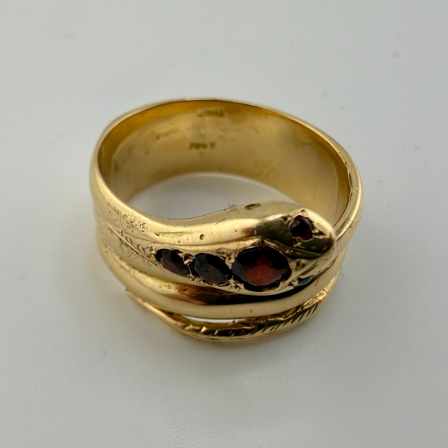 18ct Gold Snake Ring with Garnets, Size Q1/2, 9g, Stamped 18ct
