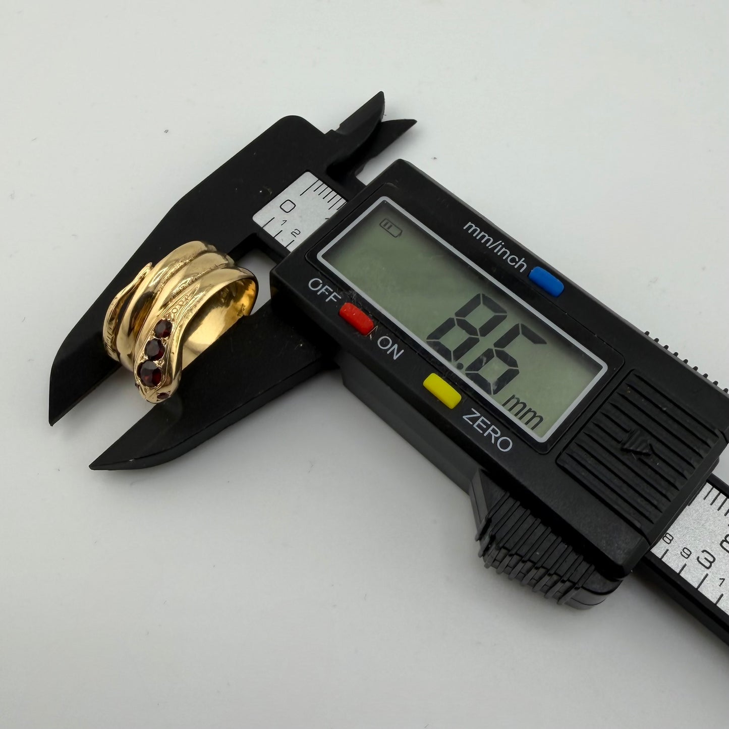 18ct Gold Snake Ring with Garnets, Size Q1/2, 9g, Stamped 18ct