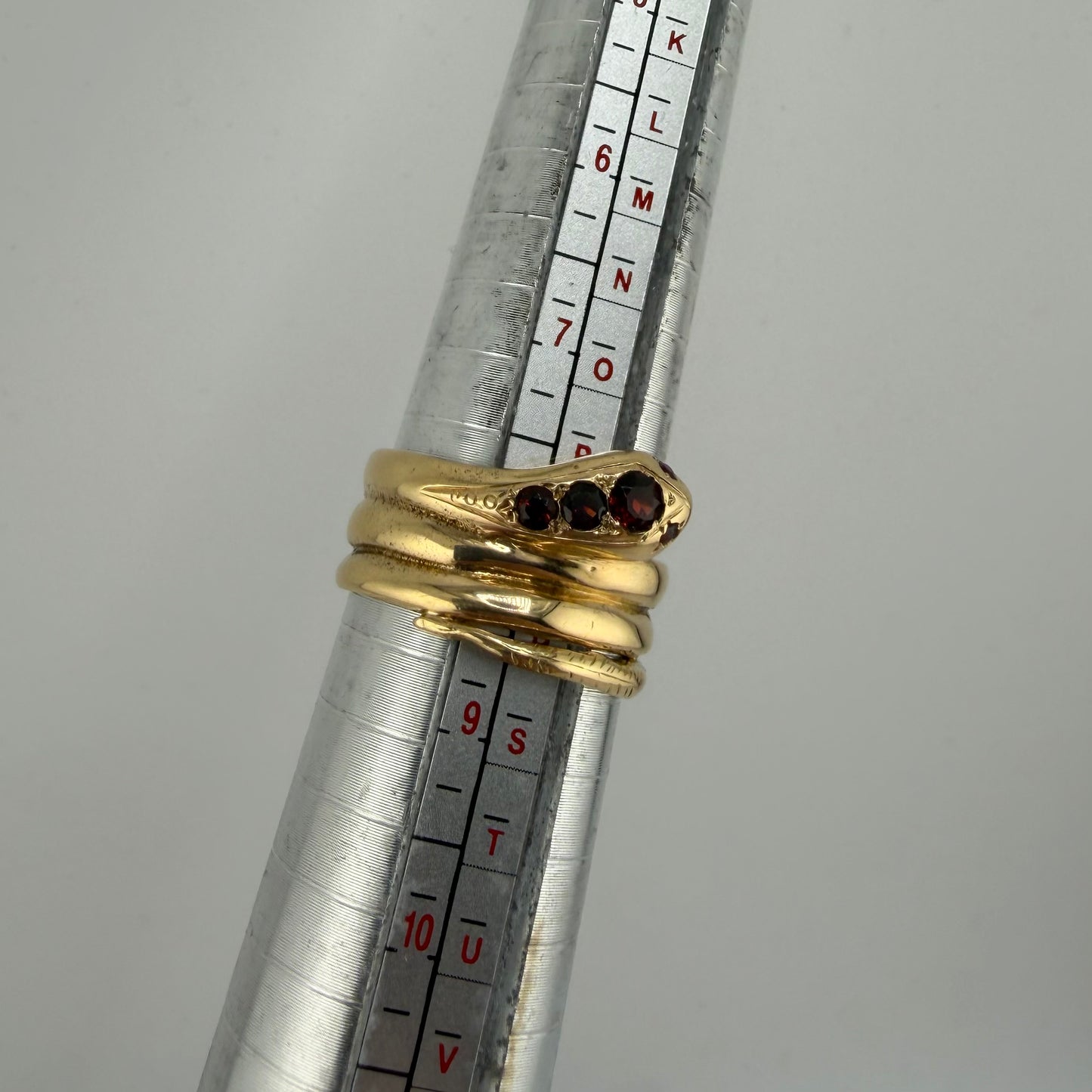 18ct Gold Snake Ring with Garnets, Size Q1/2, 9g, Stamped 18ct
