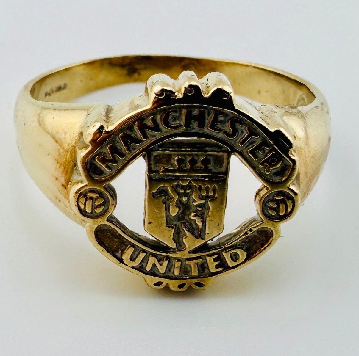 9ct Gold Man Utd Signet Ring, Size Z, Hallmarked, 5.44g