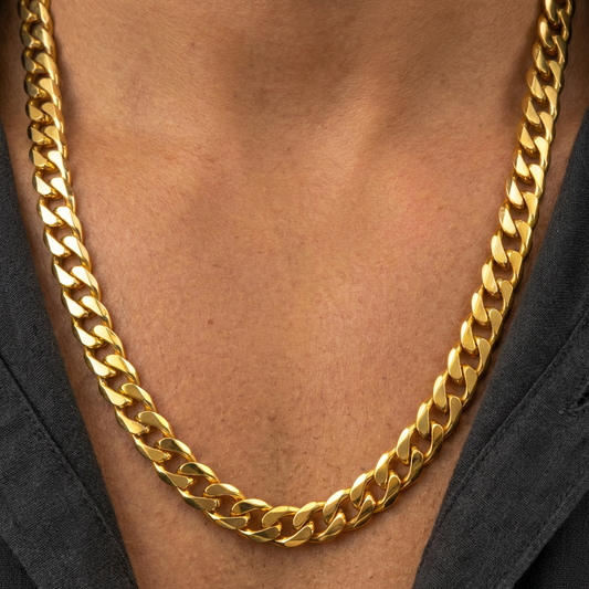 9ct Gold Solid Curb Necklace, 7mm W, 22in L, 45.4g Stamped 375