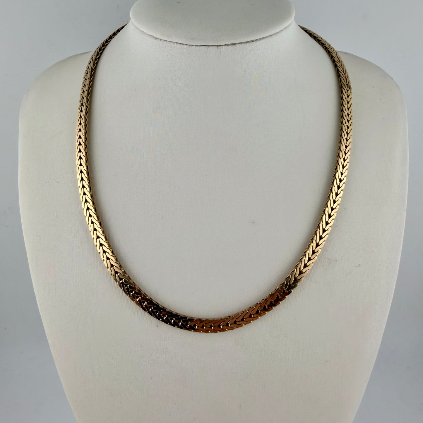 9ct Yellow Gold Ladies/Girl Herringbone Link Choker Necklace, 4mm W, 14.5in L, 14.8g Stamped 9ct