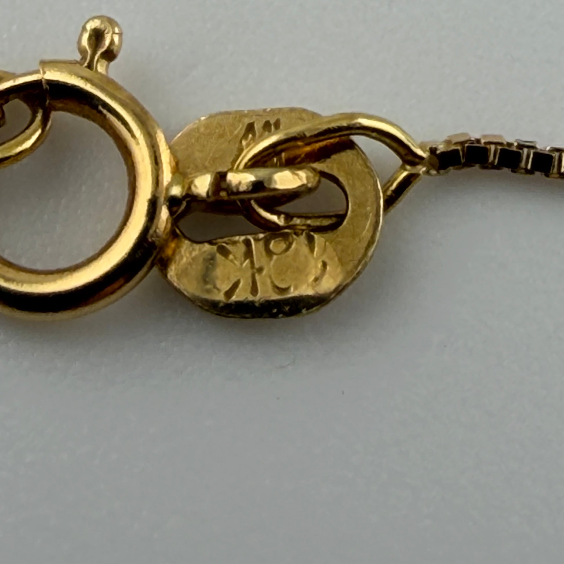 18ct Gold 0.4ct Diamond Pendant, 18in Box Chain, Hallmarked 4.1g, Detailed Clasp View.