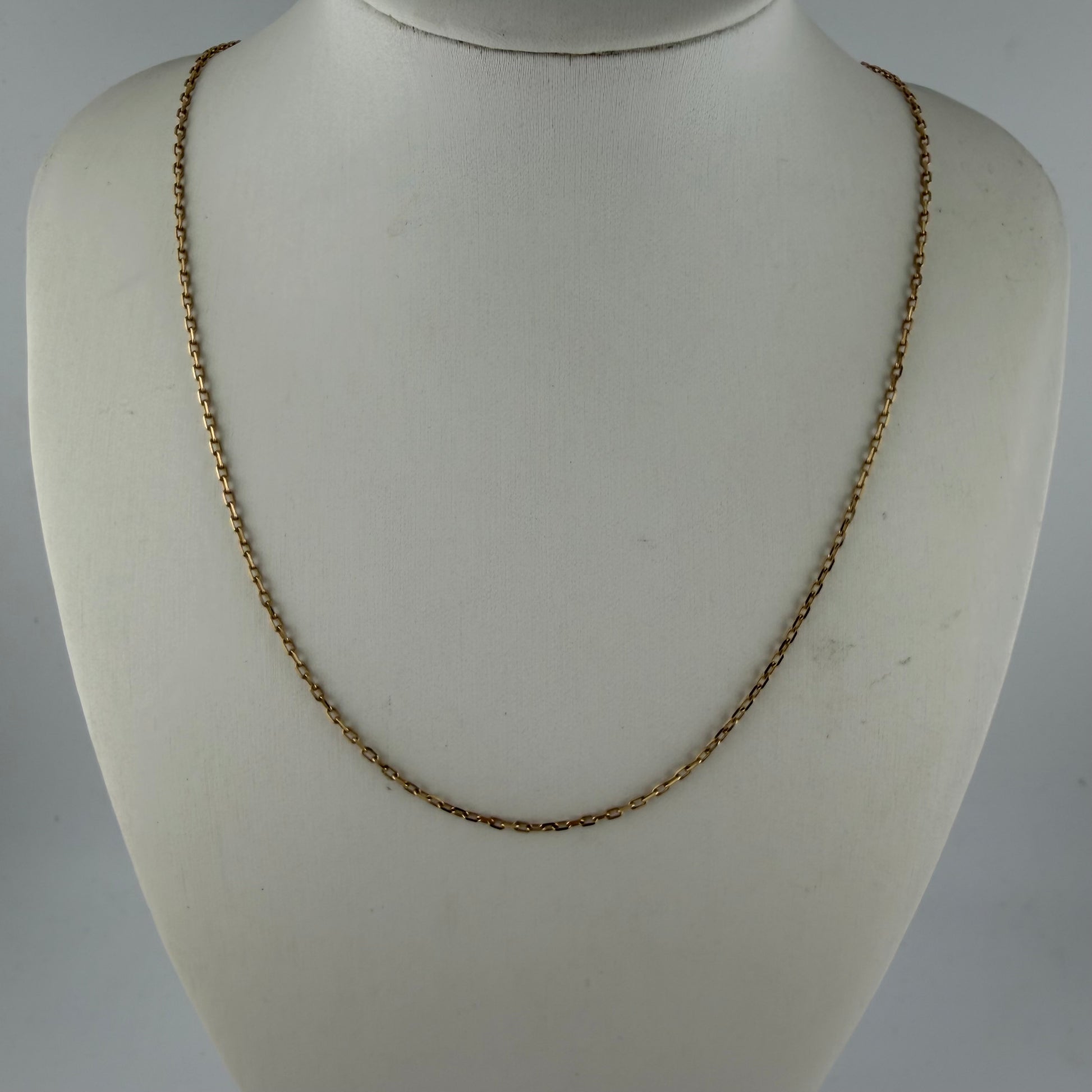 9ct Gold Box Chain, 18in length, 1mm width, hallmarked, 2.4g, displayed on mannequin.