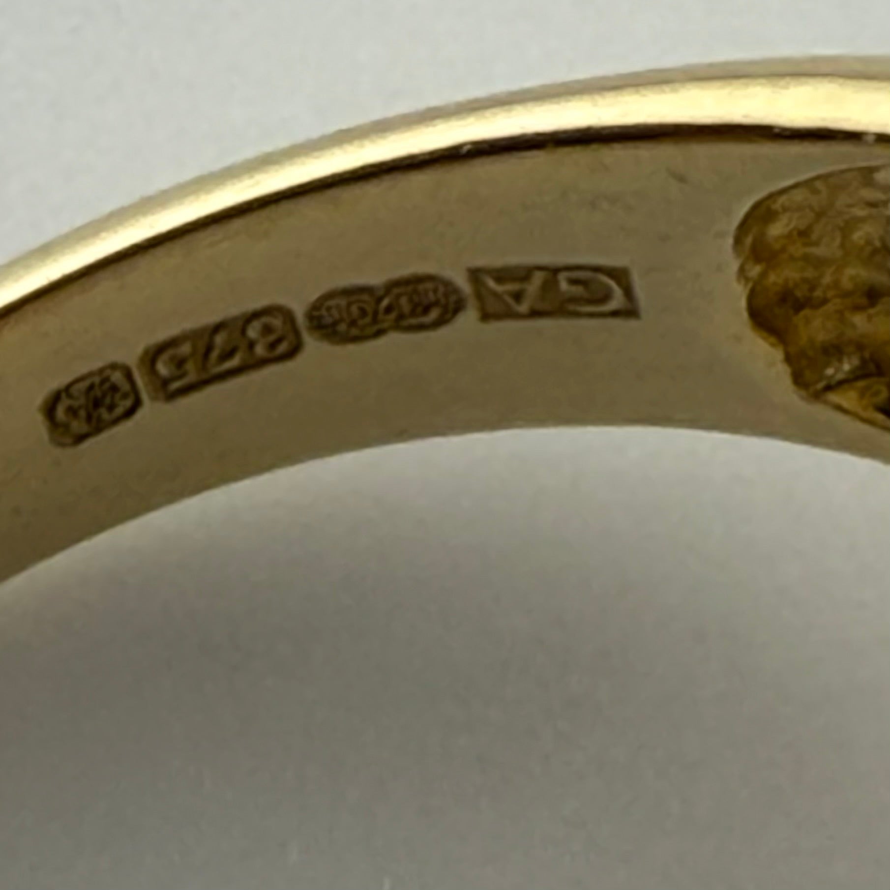9ct Gold Diamond Lion Head Ring, Size S, Hallmarked 8.35g with visible 375 hallmark and lion engraving.