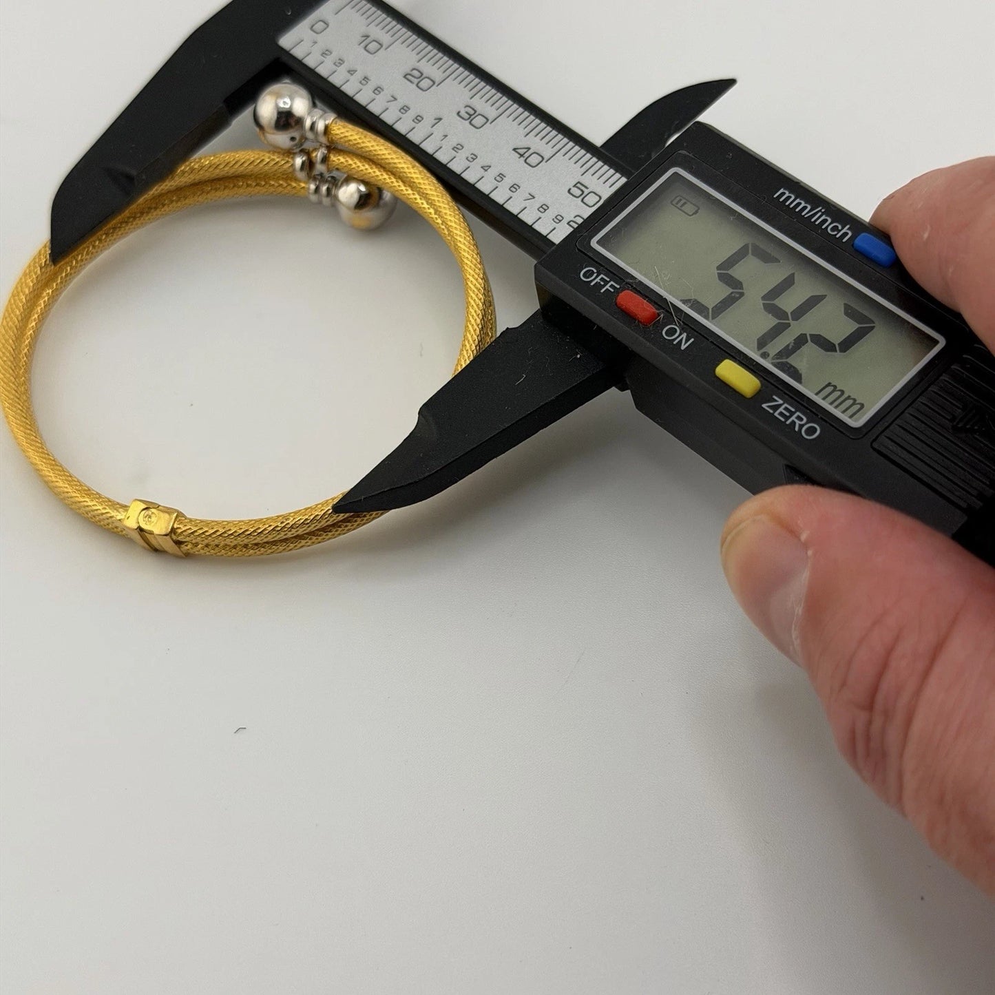 22ct Gold Bangle, 7.5in Circumference, 20.3g Stamped 916