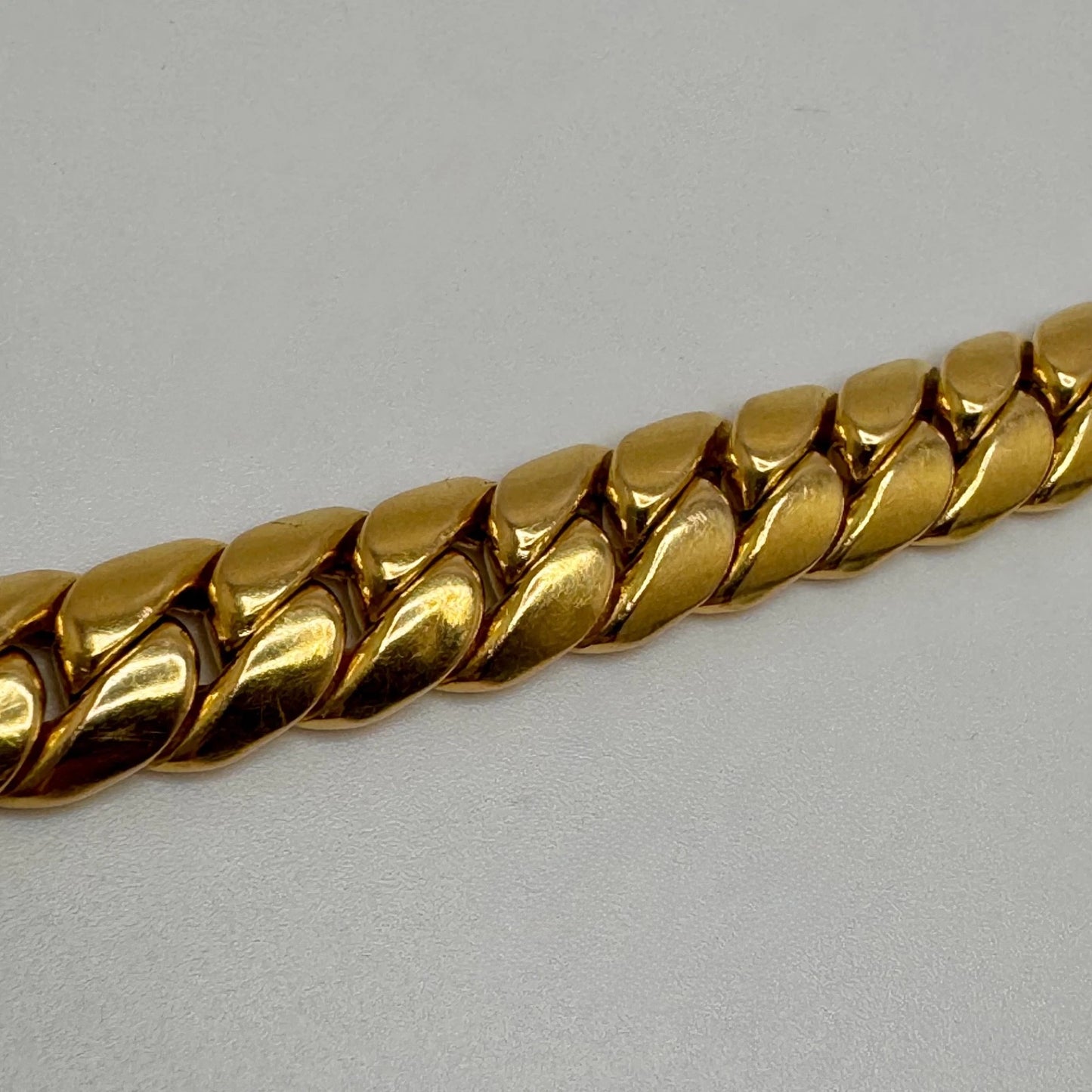 18ct Gold Cuban Links Bracelet, 9.2mm Wide, 8in Long, 23g