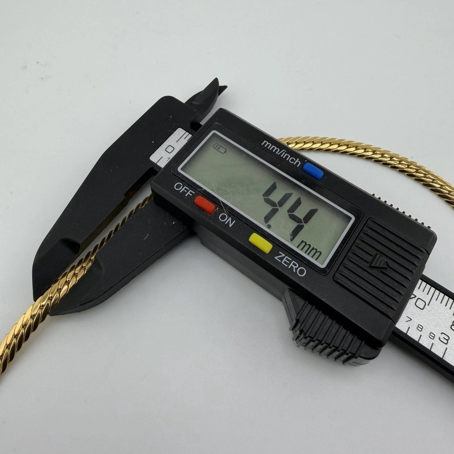 18ct Gold Cuban Link Chain, 17.5in Length, 4.5mm Not Scrap W, 14.85g.