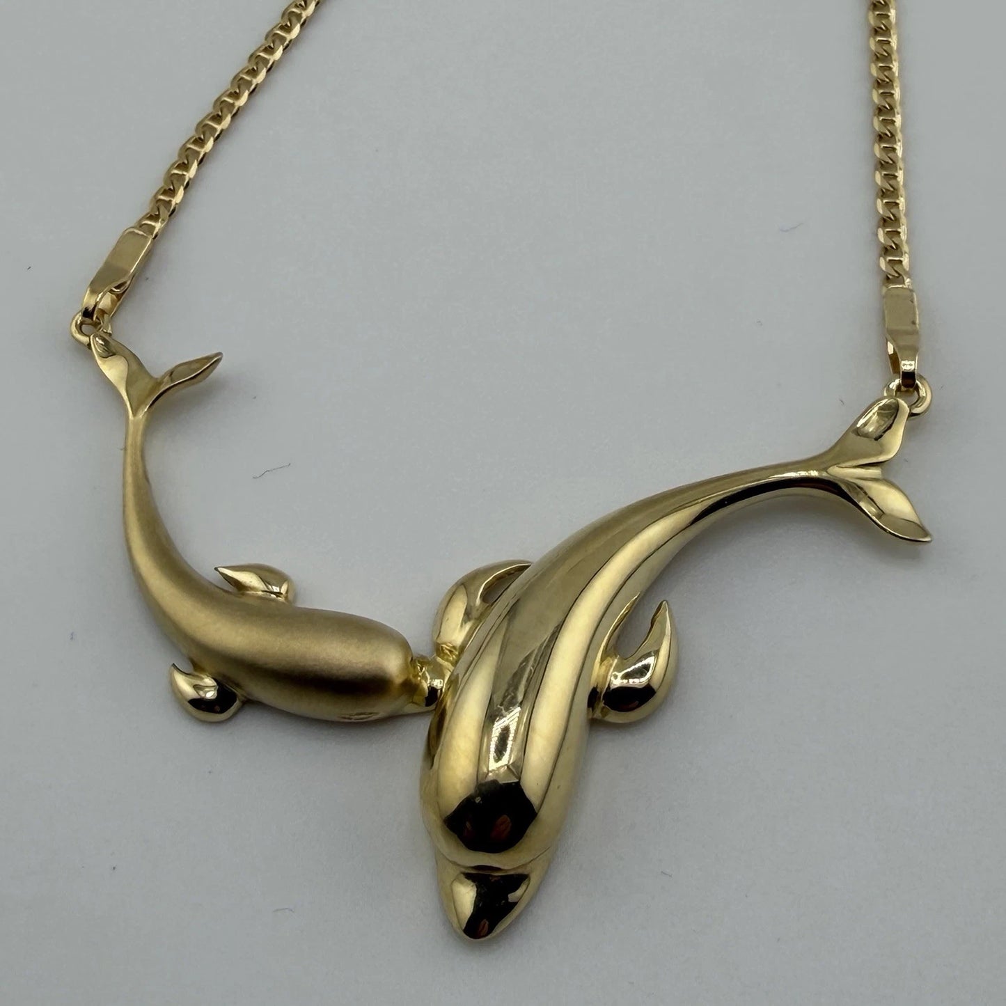 14ct Gold Dolphin Necklace on Fancy Link Chain, 17in L, 9.8g