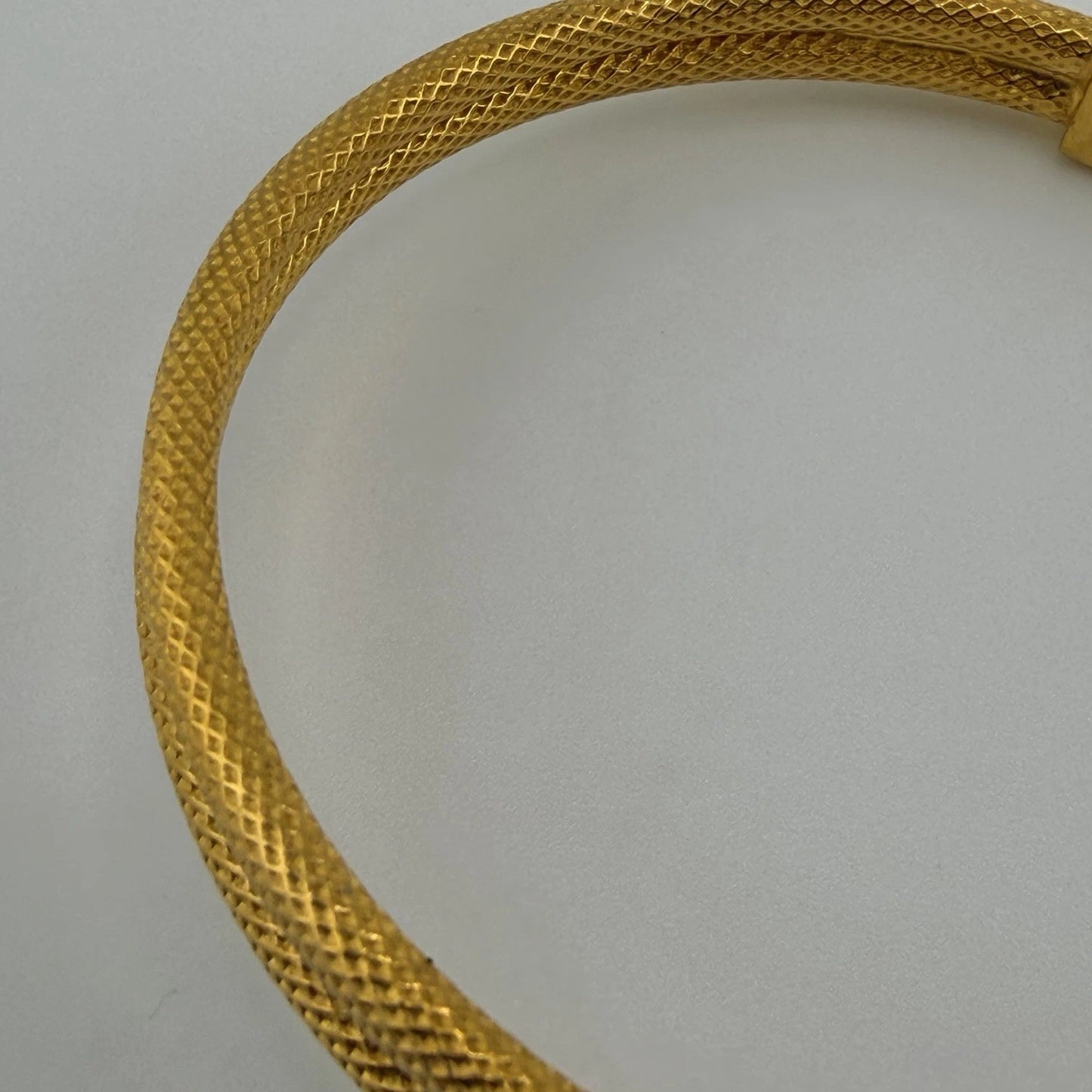 22ct Gold Bangle, 7.5in Circumference, 20.3g Stamped 916