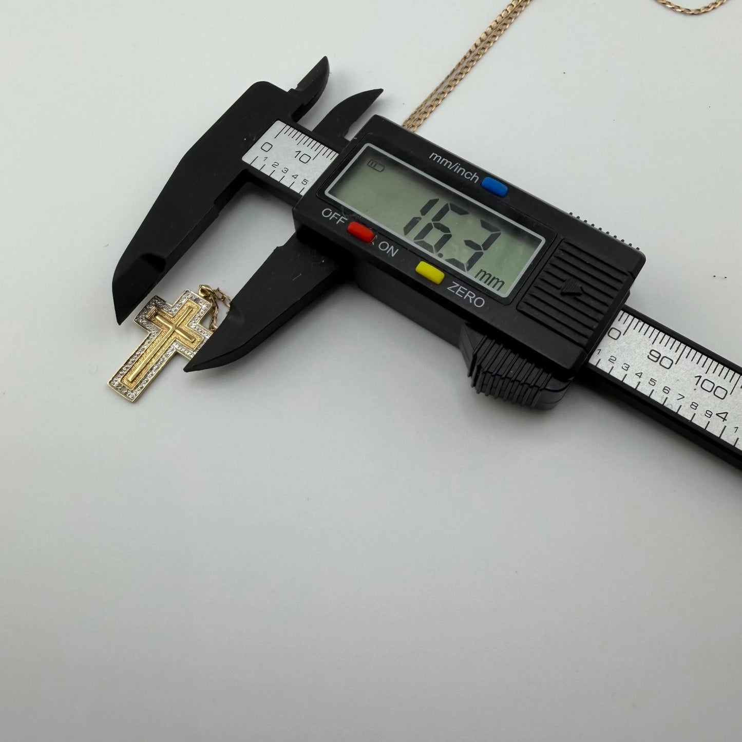 9ct Gold Cross Pendant on 2mm W 20 in Curb Chain, Hallmarked 4.5g