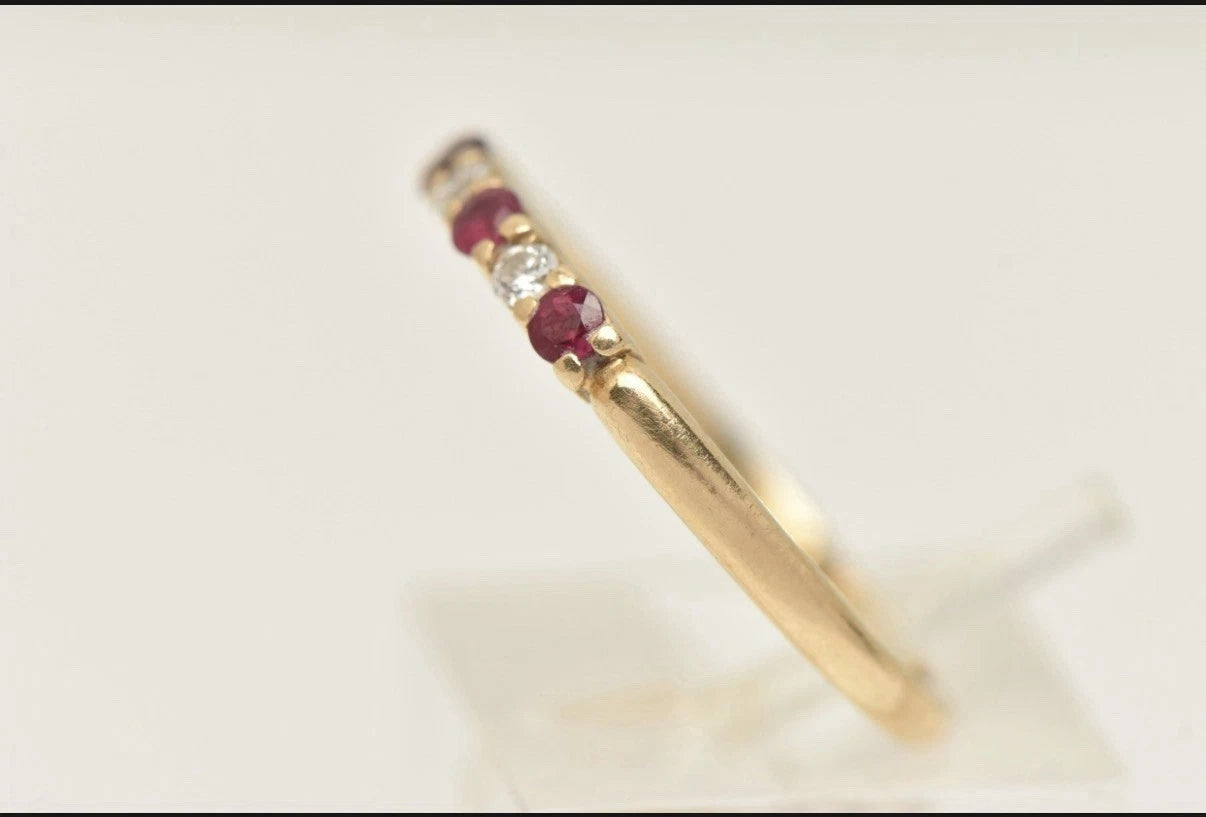 18ct Gold Diamond/Ruby Half Eternity Ring. Size K1/2, Hallmarked 3.1g