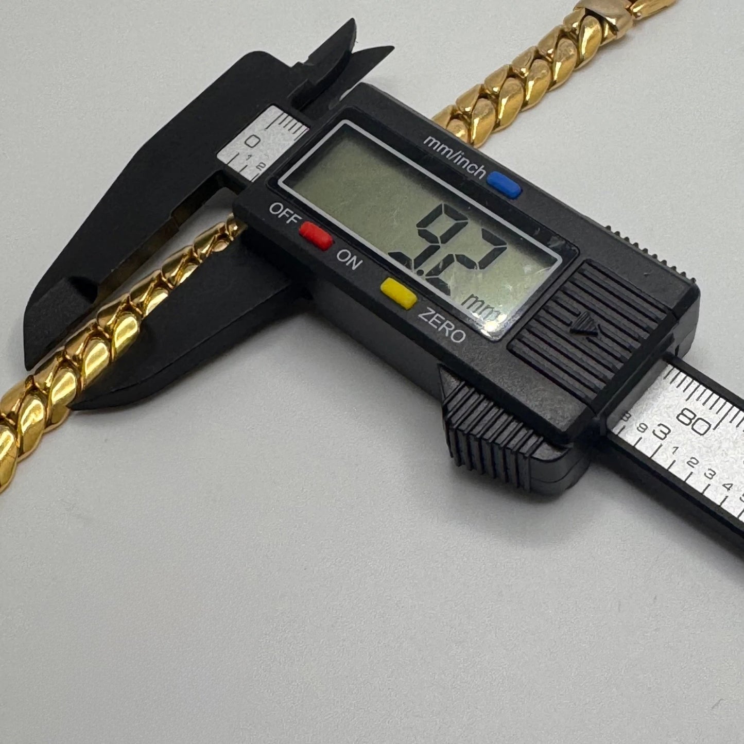 18ct Gold Cuban Links Bracelet, 9.2mm Wide, 8in Long, 23g