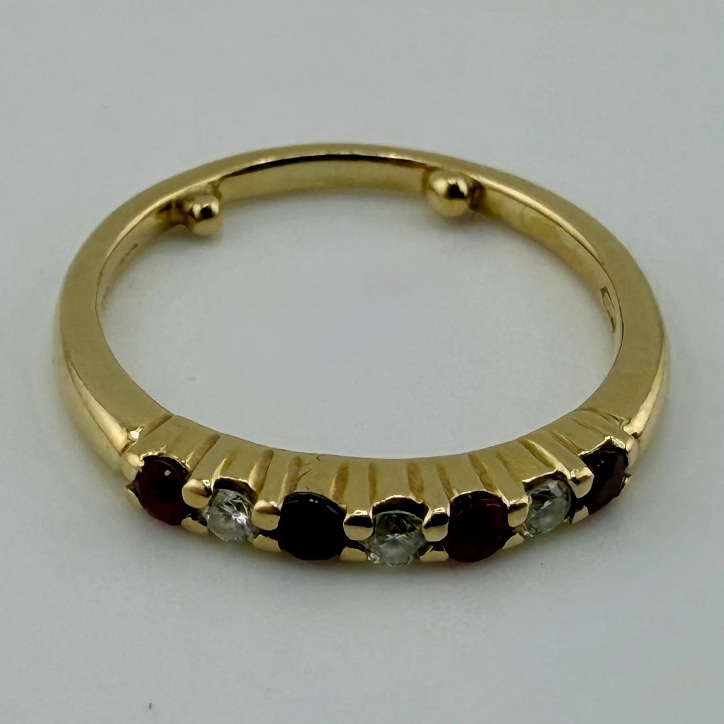 18ct Gold Diamond/Ruby Half Eternity Ring. Size K1/2, Hallmarked 3.1g