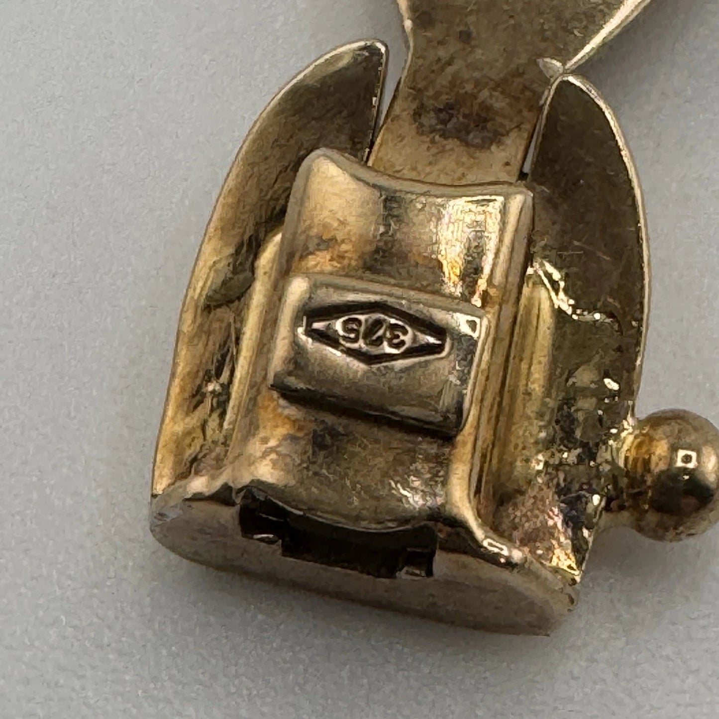 9ct Gold Two Tone Fancy Link Bracelet, 8in L, 8mm Wide, 11.9g